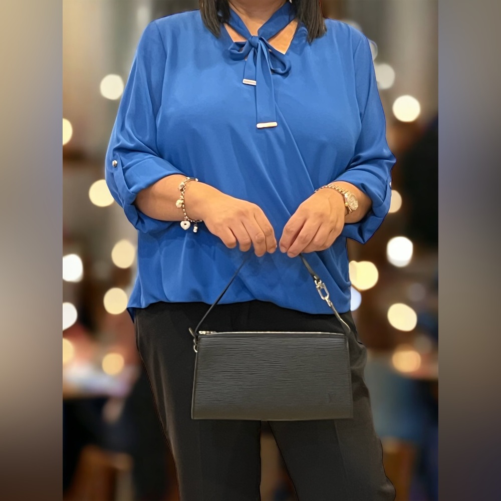 Unused Louis Vuitton Epi Leather Pochette (Chain not included)